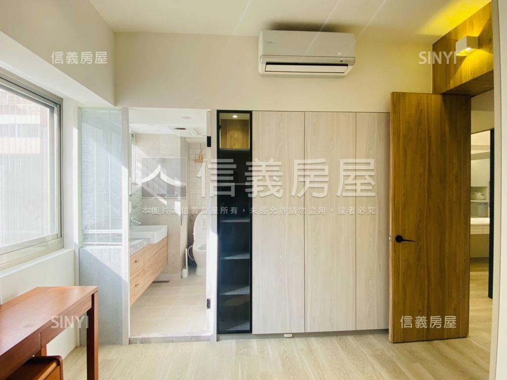 唉呦這間裝潢不錯還有車位房屋室內格局與周邊環境