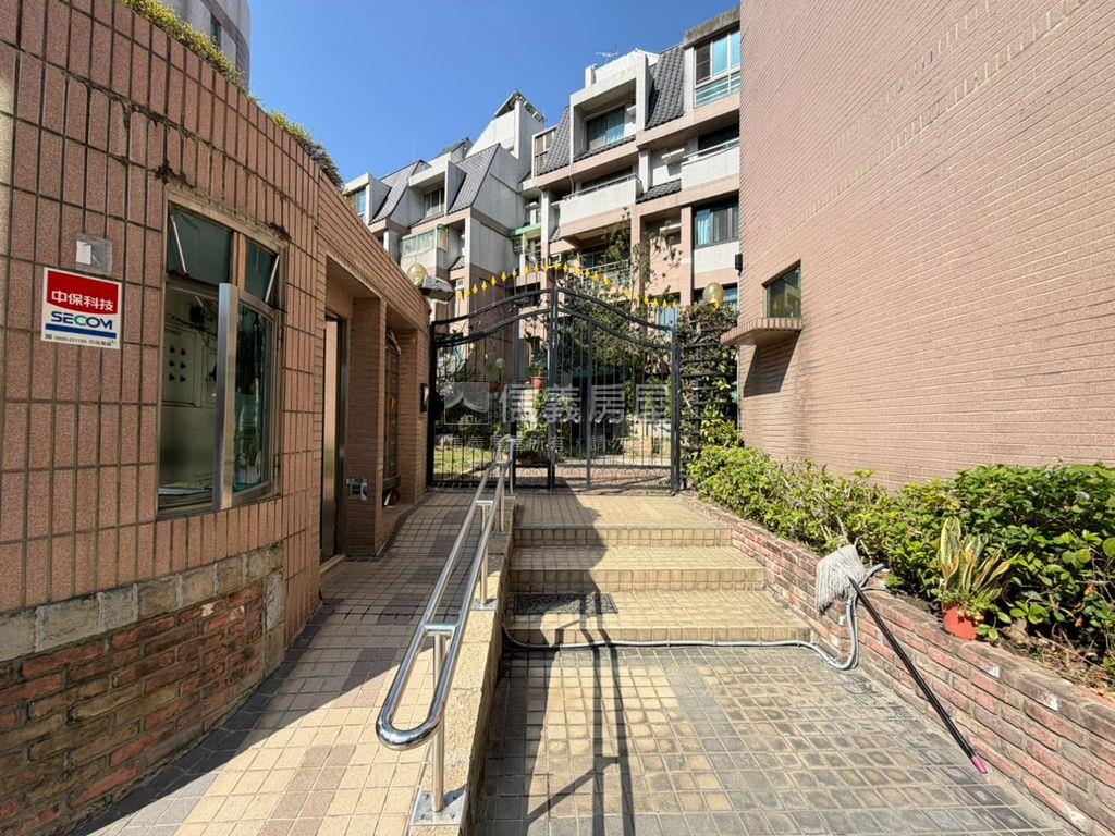 八期歐鄉翠平車大別墅房屋室內格局與周邊環境