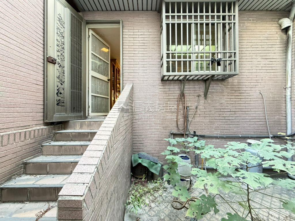 八期歐鄉翠平車大別墅房屋室內格局與周邊環境
