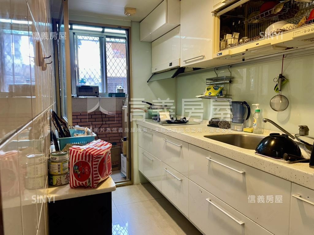 七張捷運美三房＋車位房屋室內格局與周邊環境