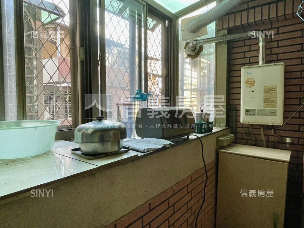 七張捷運美三房＋車位房屋室內格局與周邊環境