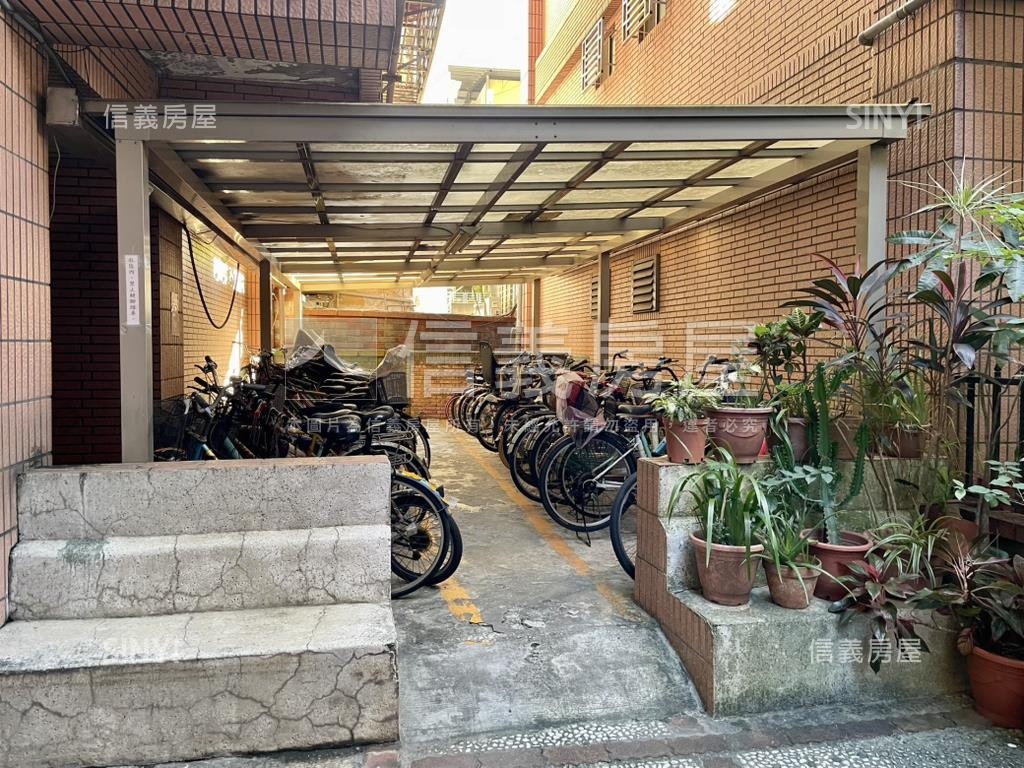 七張捷運美三房＋車位房屋室內格局與周邊環境