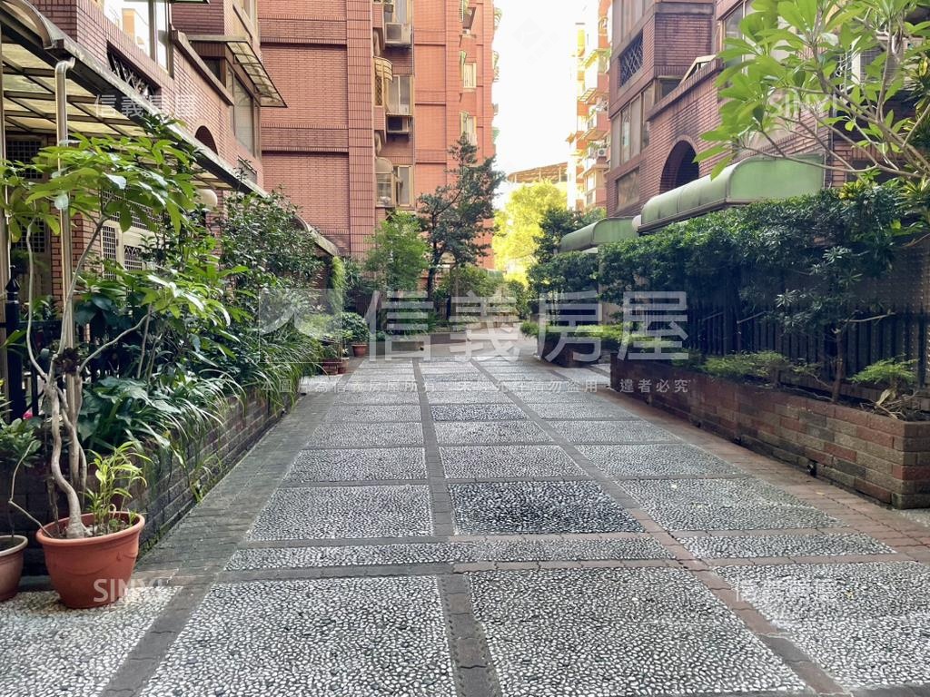 七張捷運美三房＋車位房屋室內格局與周邊環境