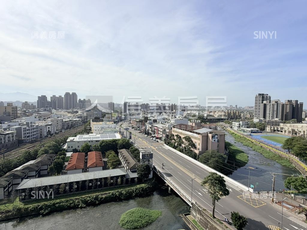 全民時代四房雙車位房屋室內格局與周邊環境