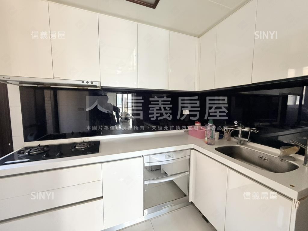 全民時代四房雙車位房屋室內格局與周邊環境