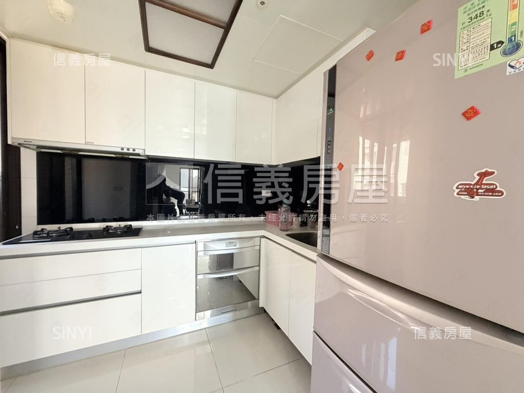 全民時代四房雙車位房屋室內格局與周邊環境