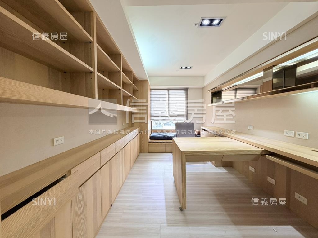 全民時代四房雙車位房屋室內格局與周邊環境