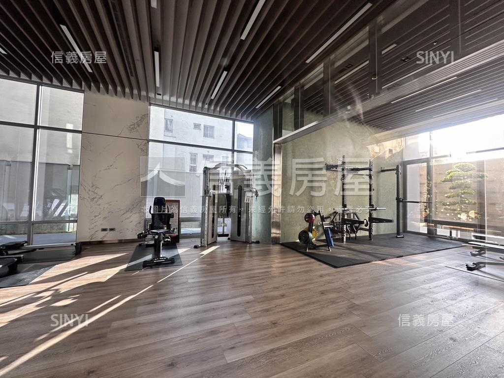 皇龍雲鼎｜藏景雙車名邸房屋室內格局與周邊環境