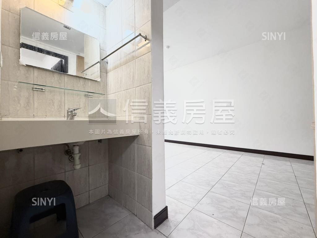 地中海小資兩房屬於你的家房屋室內格局與周邊環境