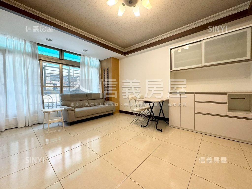 近體育公園二樓漂亮美宅房屋室內格局與周邊環境