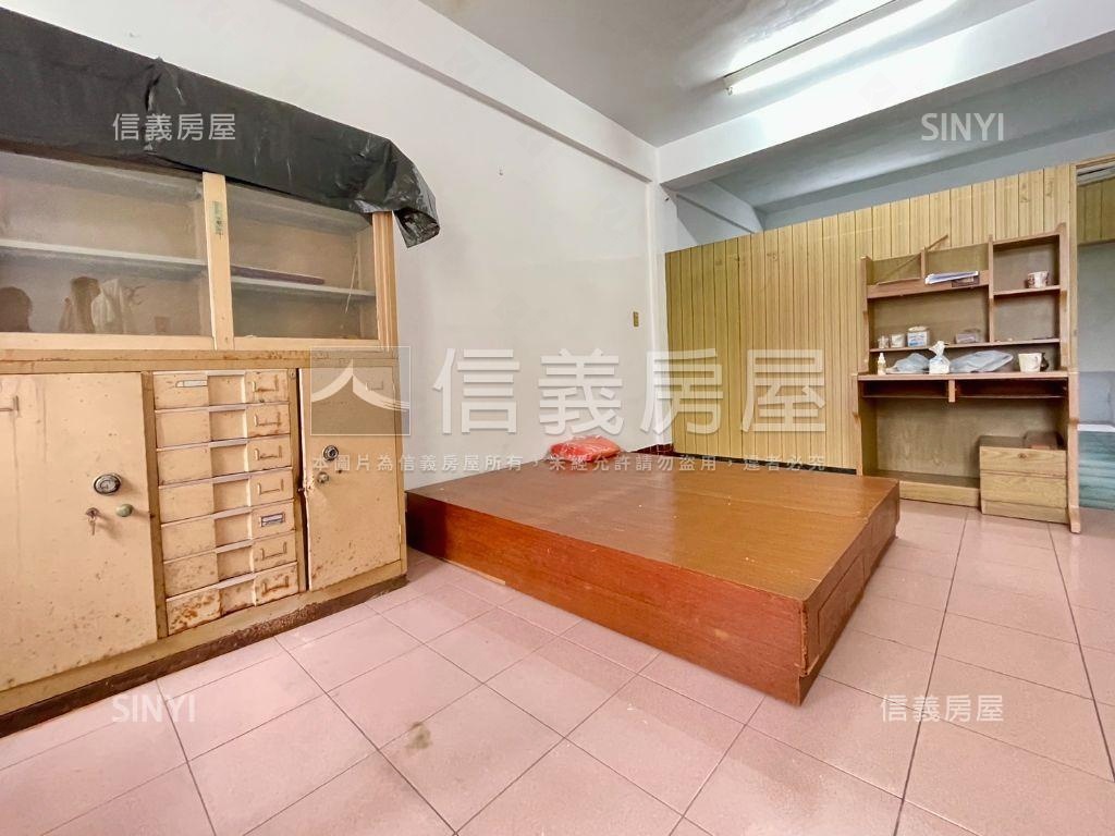 近鳳山捷運溫馨成家透天房屋室內格局與周邊環境
