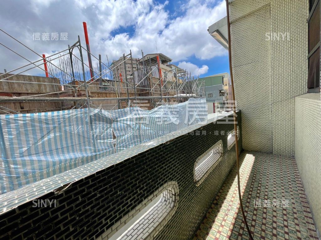近鳳山捷運溫馨成家透天房屋室內格局與周邊環境
