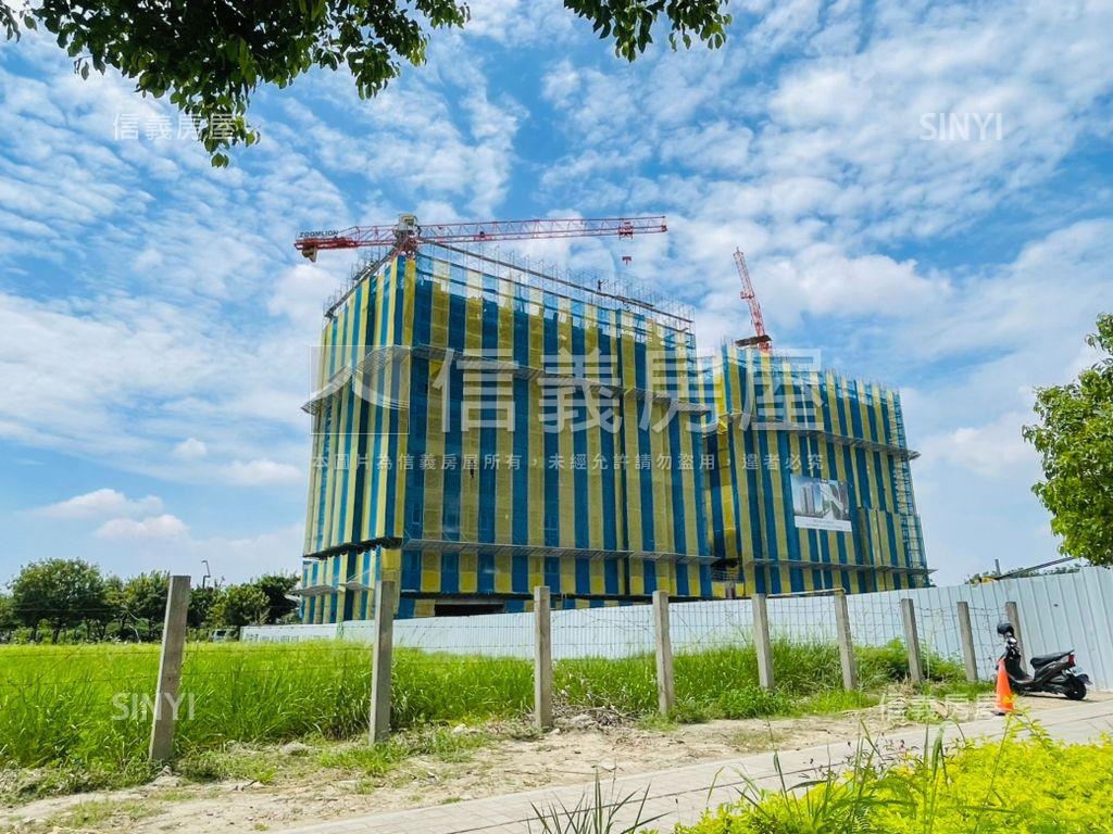 中央公園Ｓ１３樓Ｂ２平車房屋室內格局與周邊環境