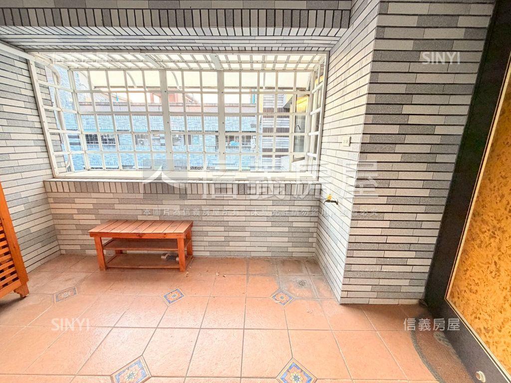 高鐵商圈採光三房車位房屋室內格局與周邊環境