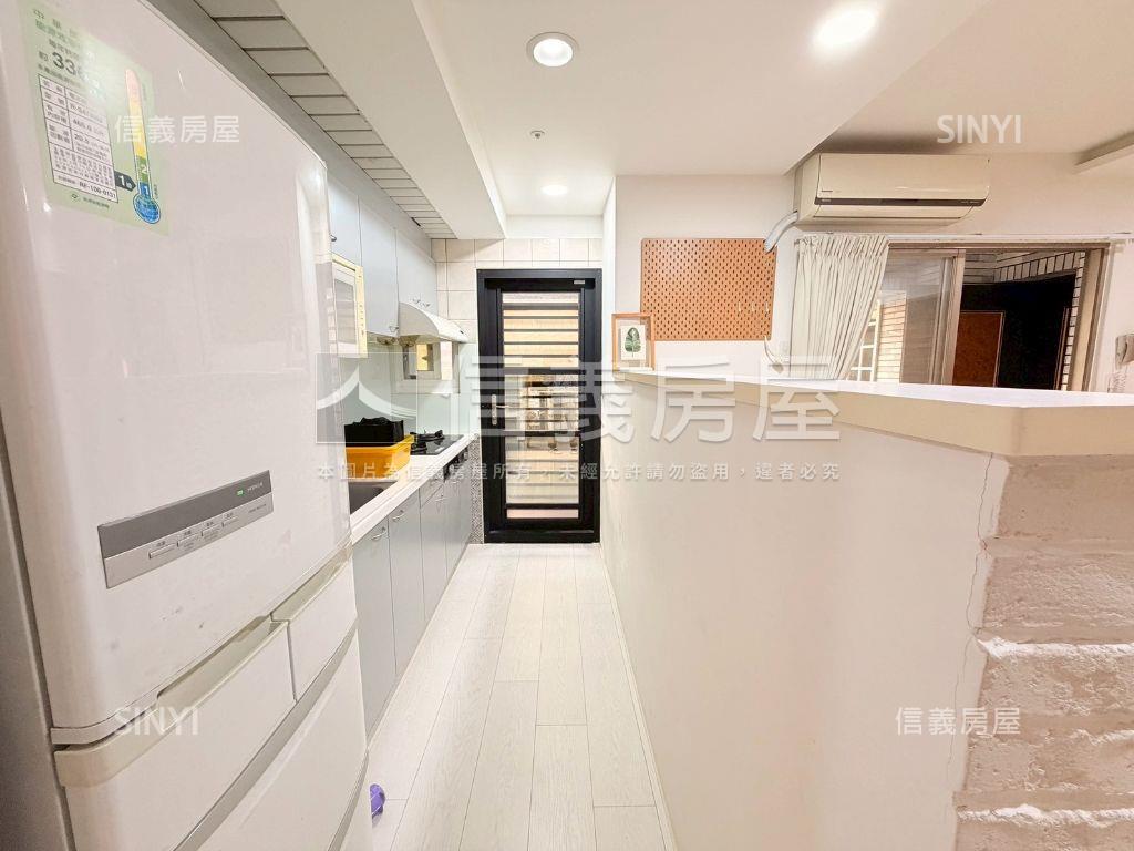 高鐵商圈採光三房車位房屋室內格局與周邊環境