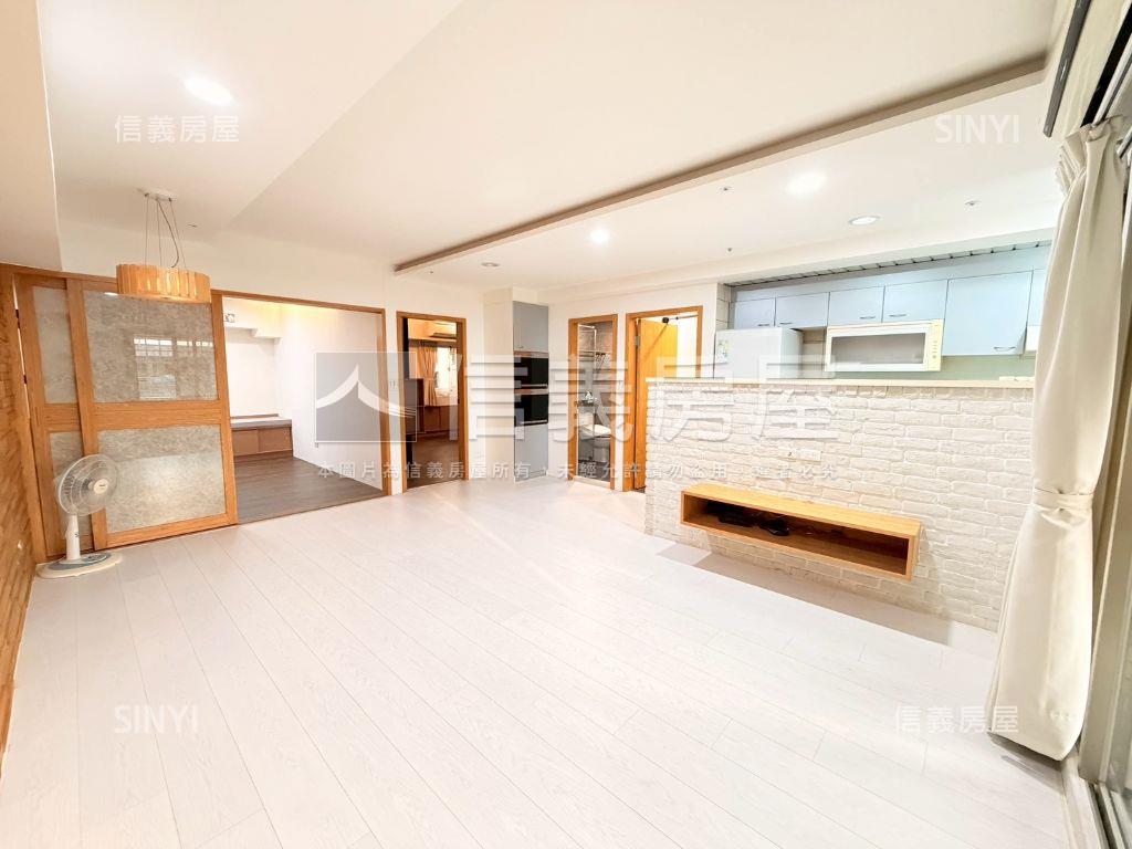 高鐵商圈採光三房車位房屋室內格局與周邊環境