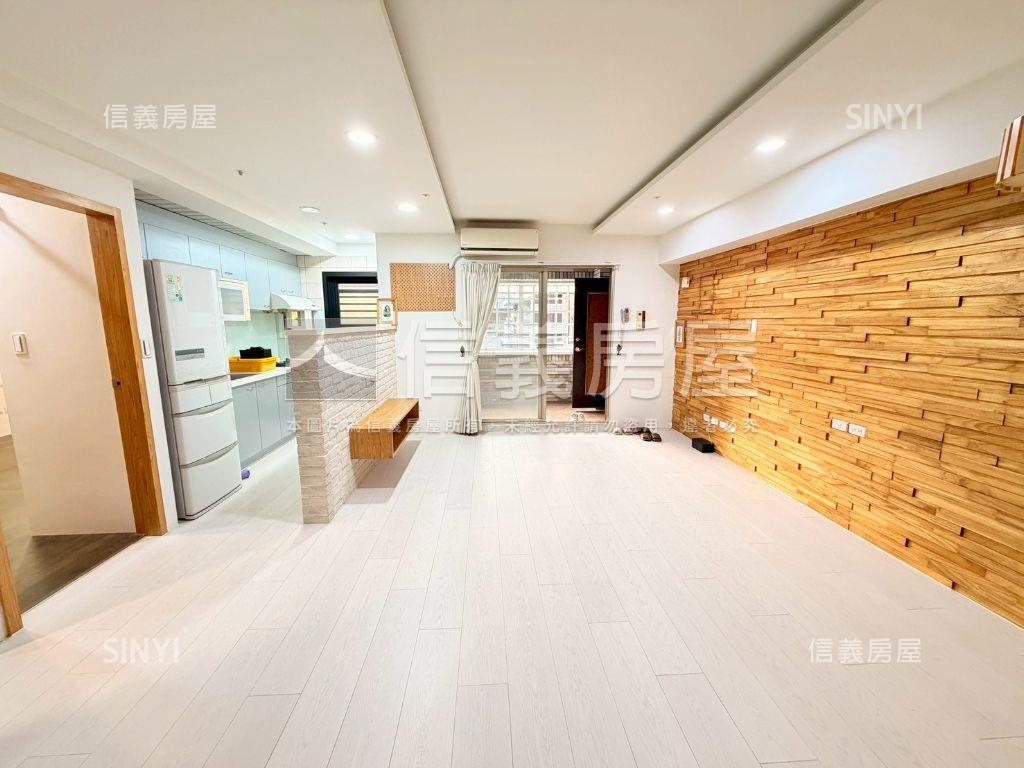 高鐵商圈採光三房車位房屋室內格局與周邊環境