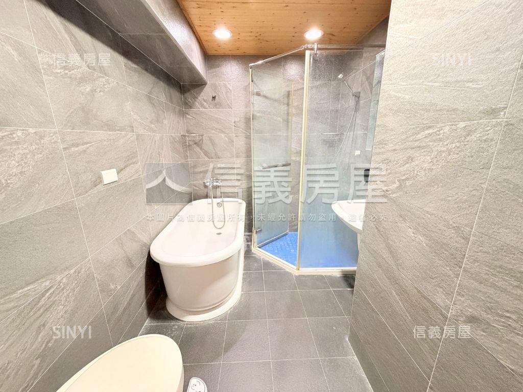 高鐵商圈採光三房車位房屋室內格局與周邊環境