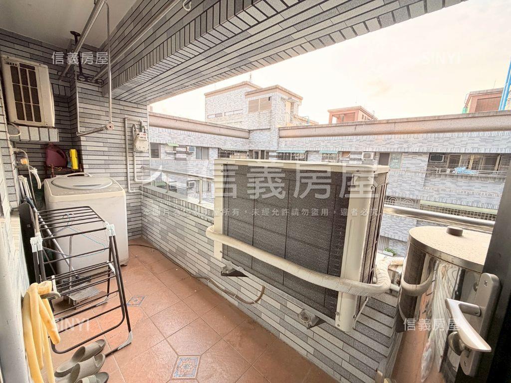 高鐵商圈採光三房車位房屋室內格局與周邊環境