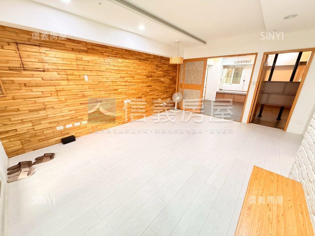 高鐵商圈採光三房車位房屋室內格局與周邊環境