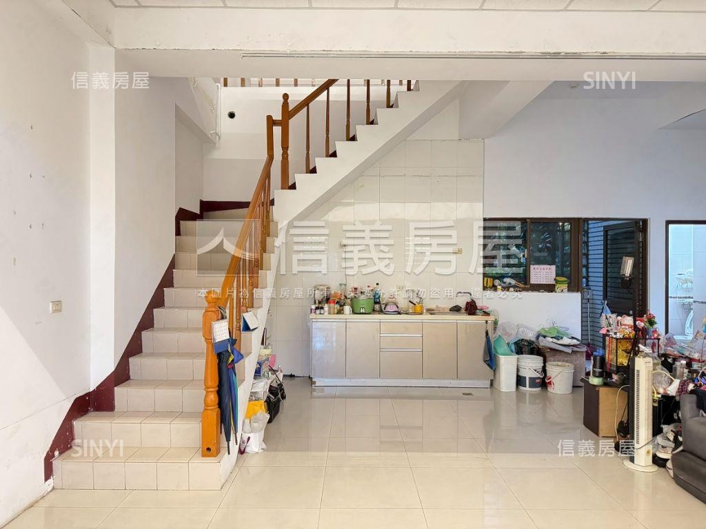 未來２１黃金店面房屋室內格局與周邊環境