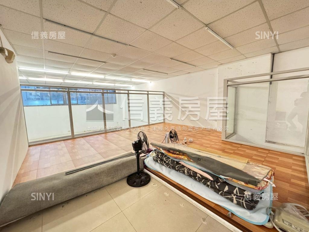 未來２１黃金店面房屋室內格局與周邊環境