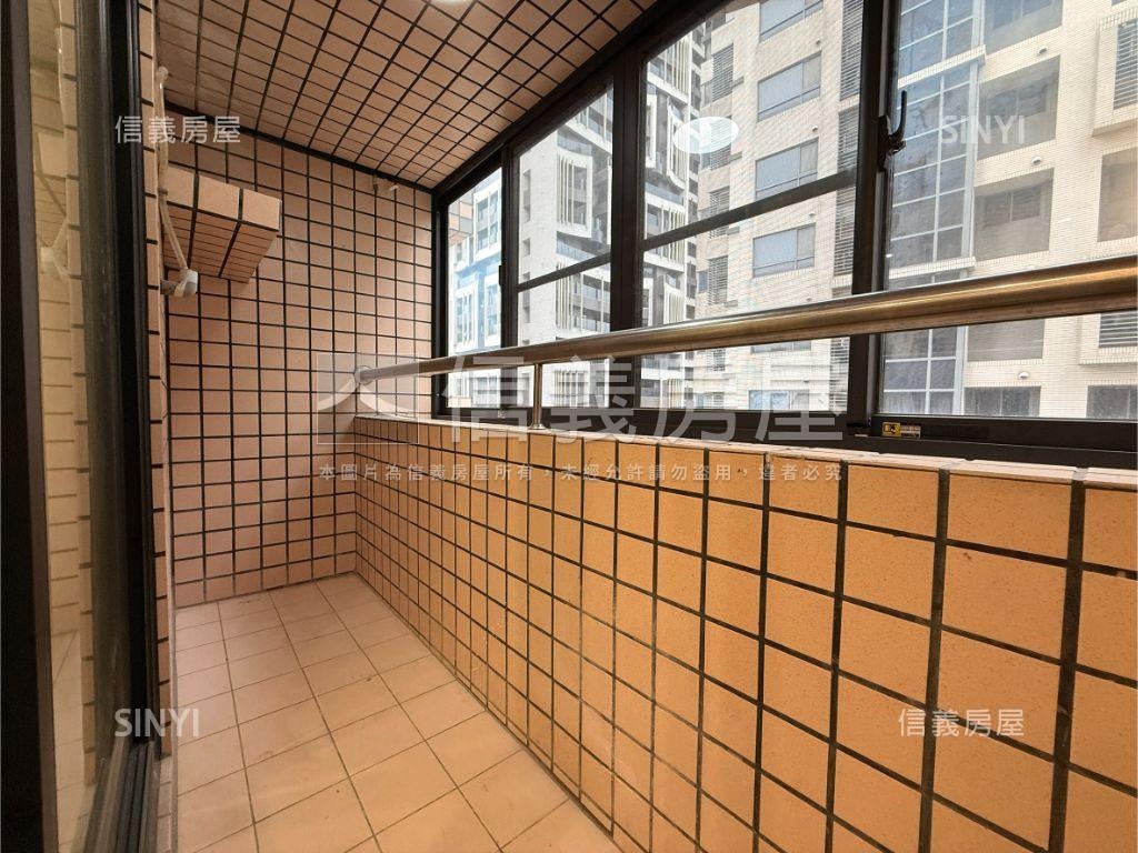 近捷運櫻花站三房平車房屋室內格局與周邊環境