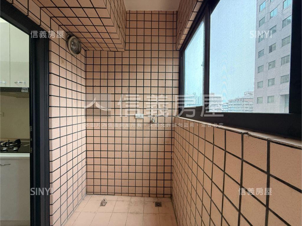 近捷運櫻花站三房平車房屋室內格局與周邊環境