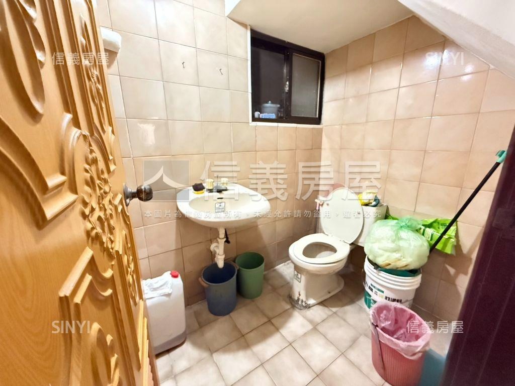 近右昌國小靚美透天房屋室內格局與周邊環境
