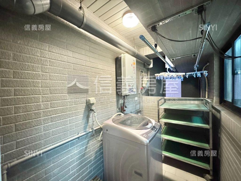 漢神ＤＣ兩房車位房屋室內格局與周邊環境