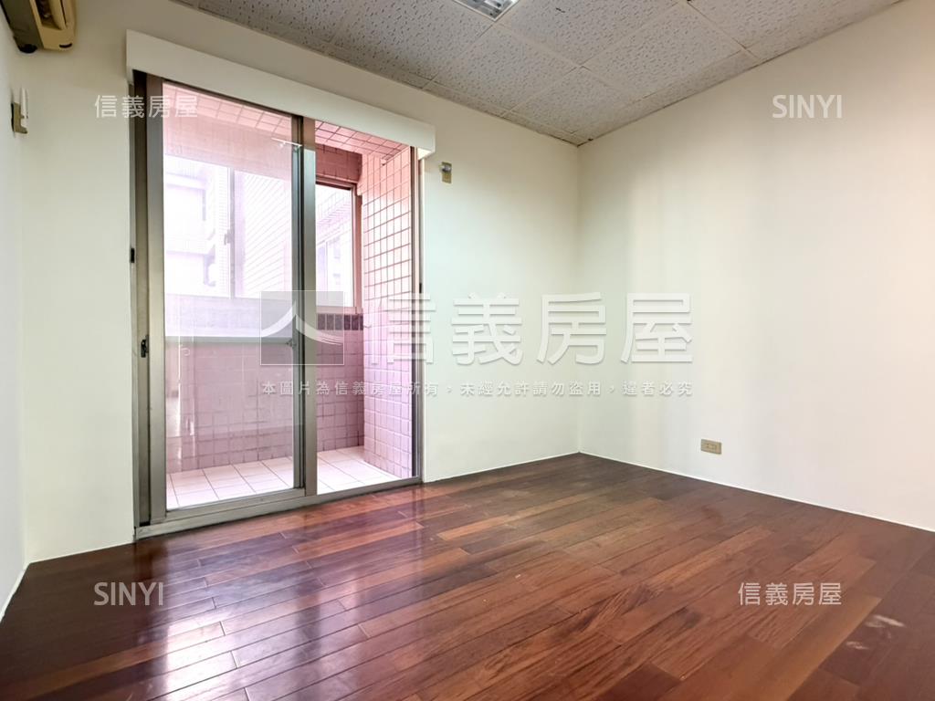 新上架！環東大街四房車位房屋室內格局與周邊環境