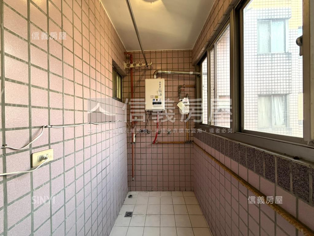 新上架！環東大街四房車位房屋室內格局與周邊環境