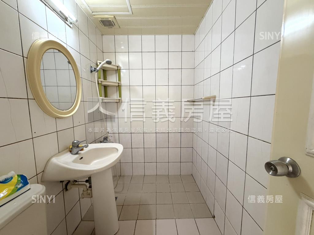 新上架！環東大街四房車位房屋室內格局與周邊環境