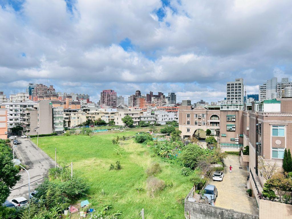 大面寬！近市府美墅房屋室內格局與周邊環境