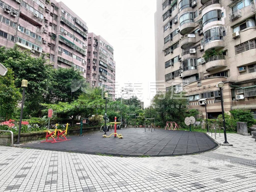 大鵬高樓舒適美景房屋室內格局與周邊環境