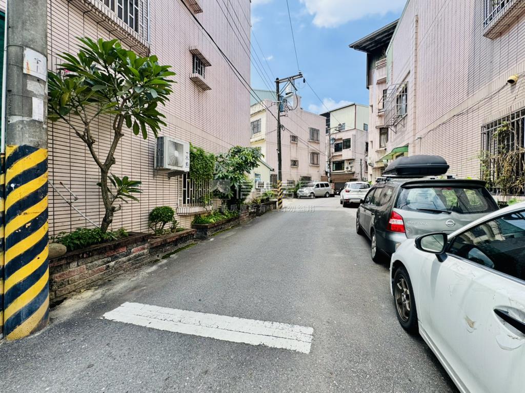 ［新市］臨路邊間採光美透房屋室內格局與周邊環境