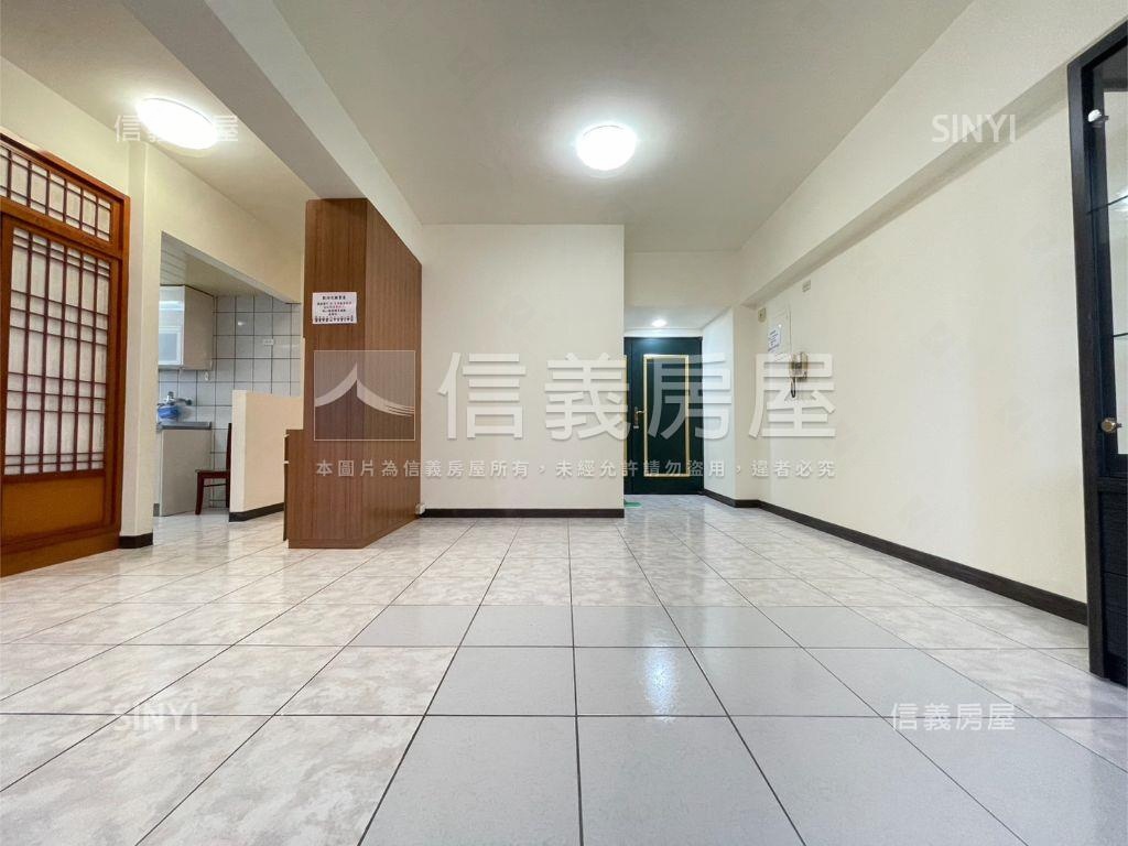 中原家樂福電梯大三房房屋室內格局與周邊環境