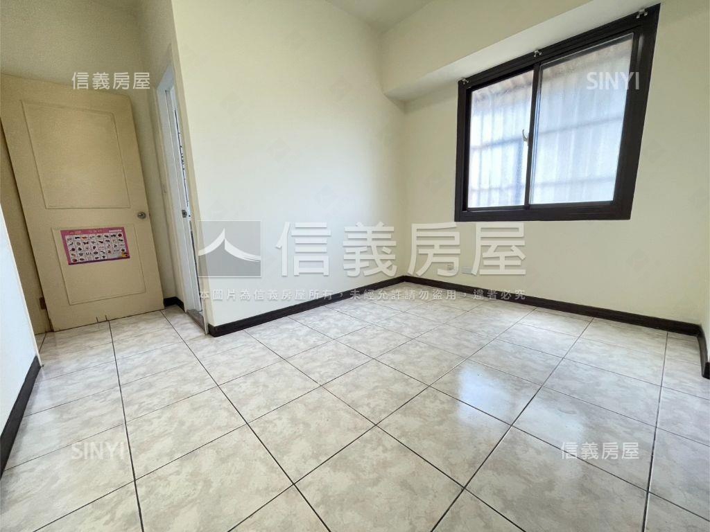 中原家樂福電梯大三房房屋室內格局與周邊環境