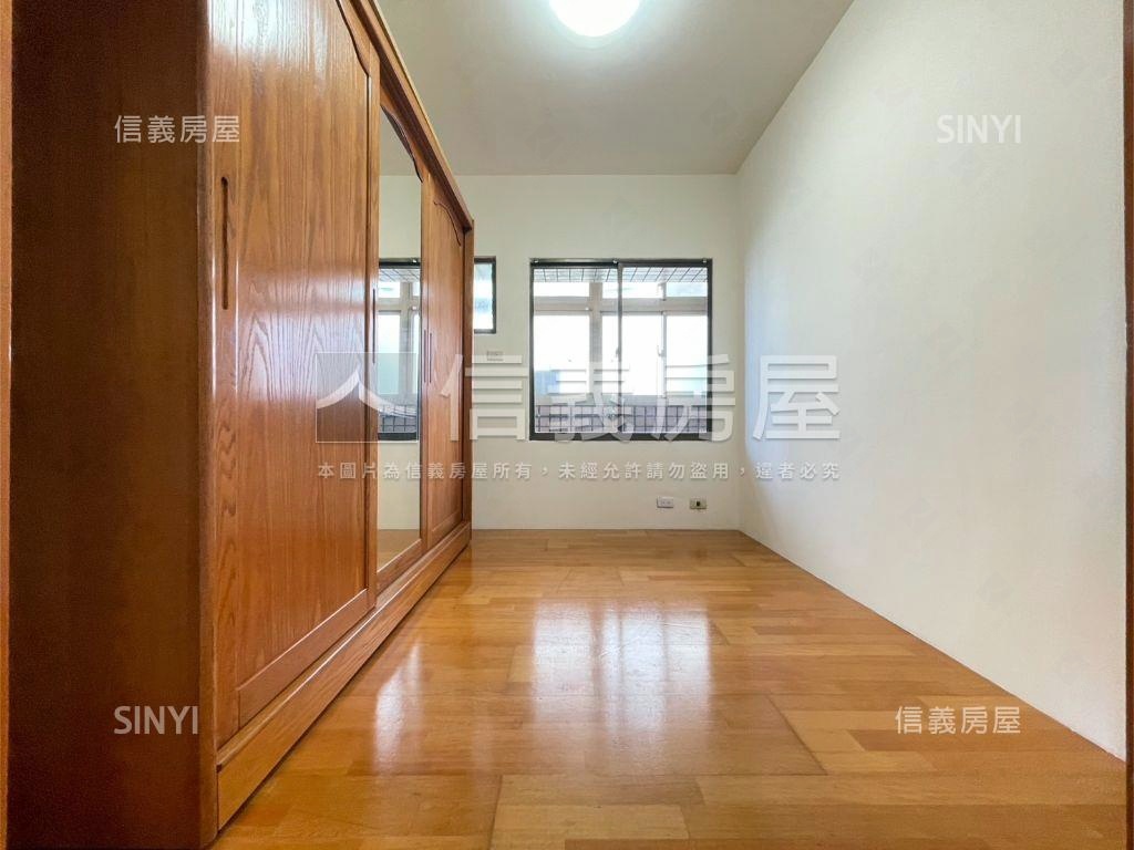 中原家樂福電梯大三房房屋室內格局與周邊環境