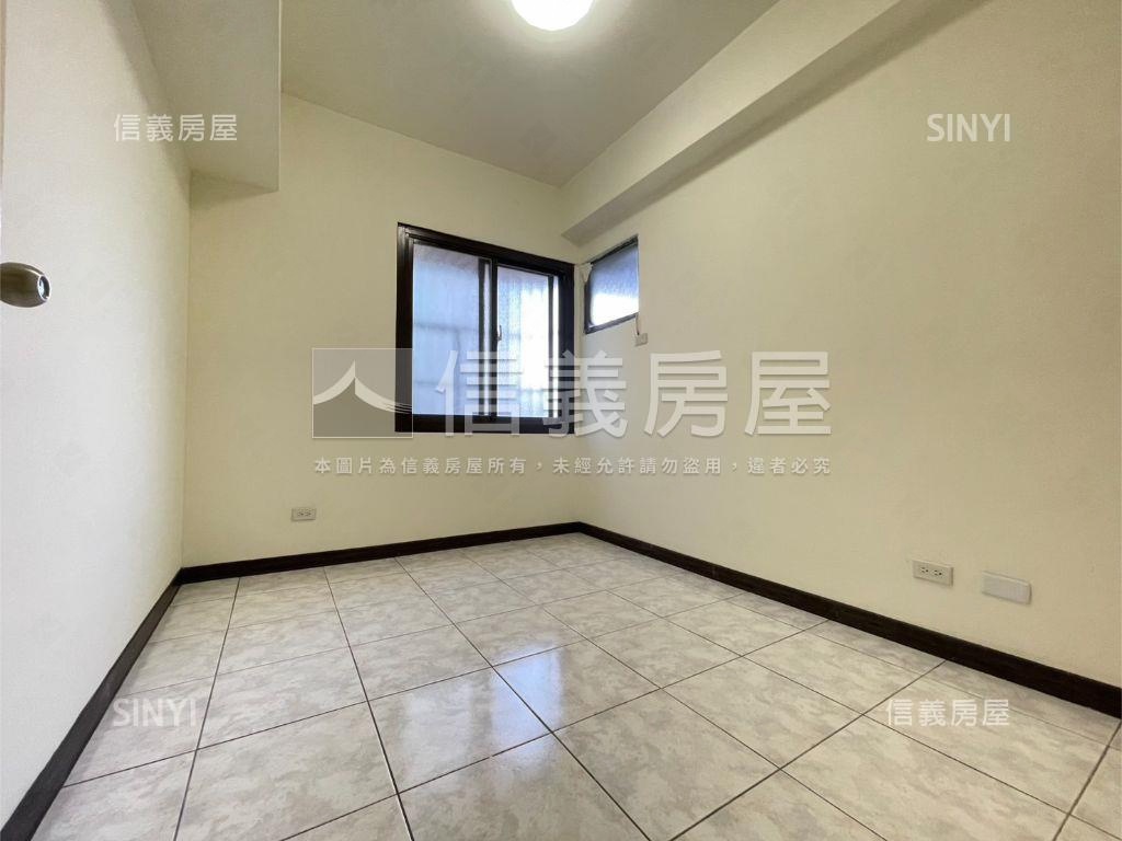 中原家樂福電梯大三房房屋室內格局與周邊環境