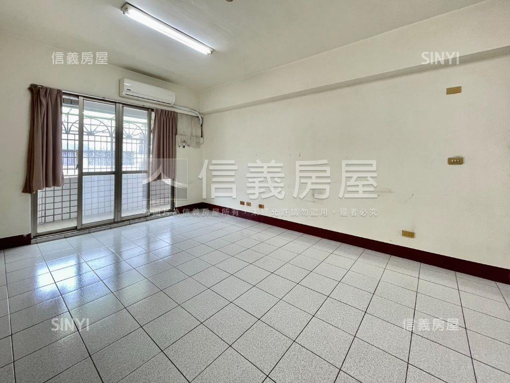 山明社區稀有釋出亮美三房房屋室內格局與周邊環境