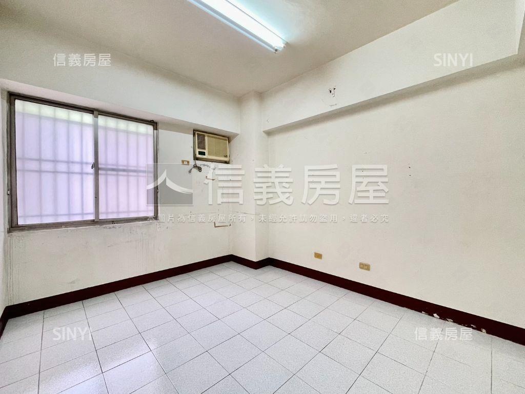 山明社區稀有釋出亮美三房房屋室內格局與周邊環境