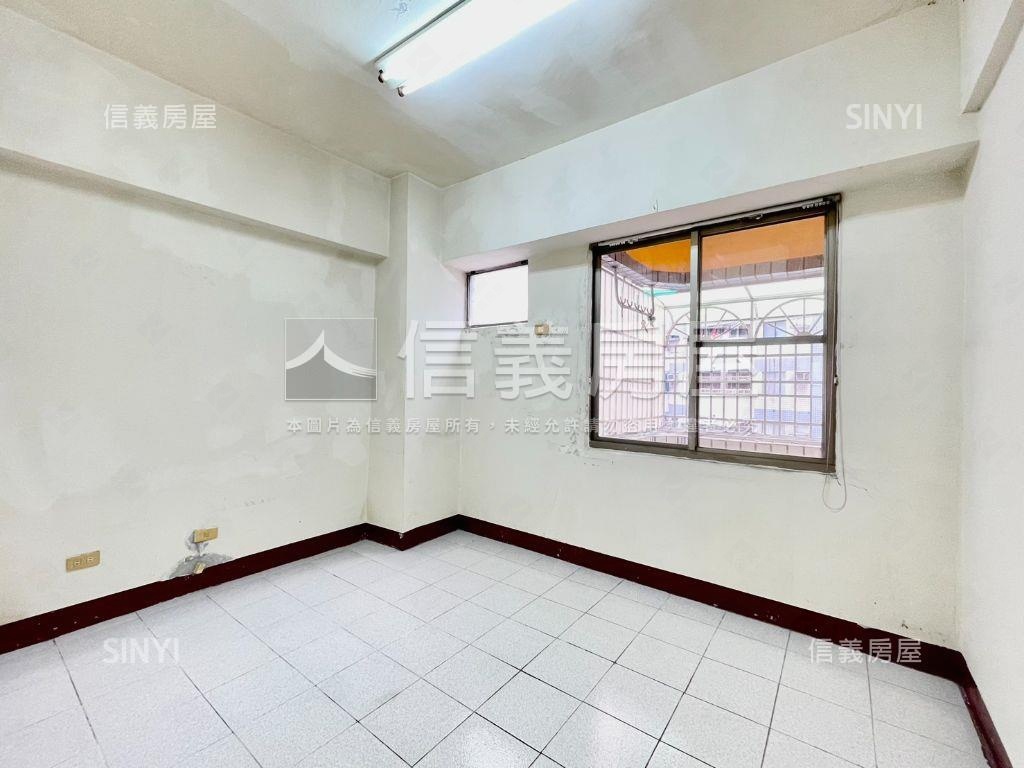 山明社區稀有釋出亮美三房房屋室內格局與周邊環境