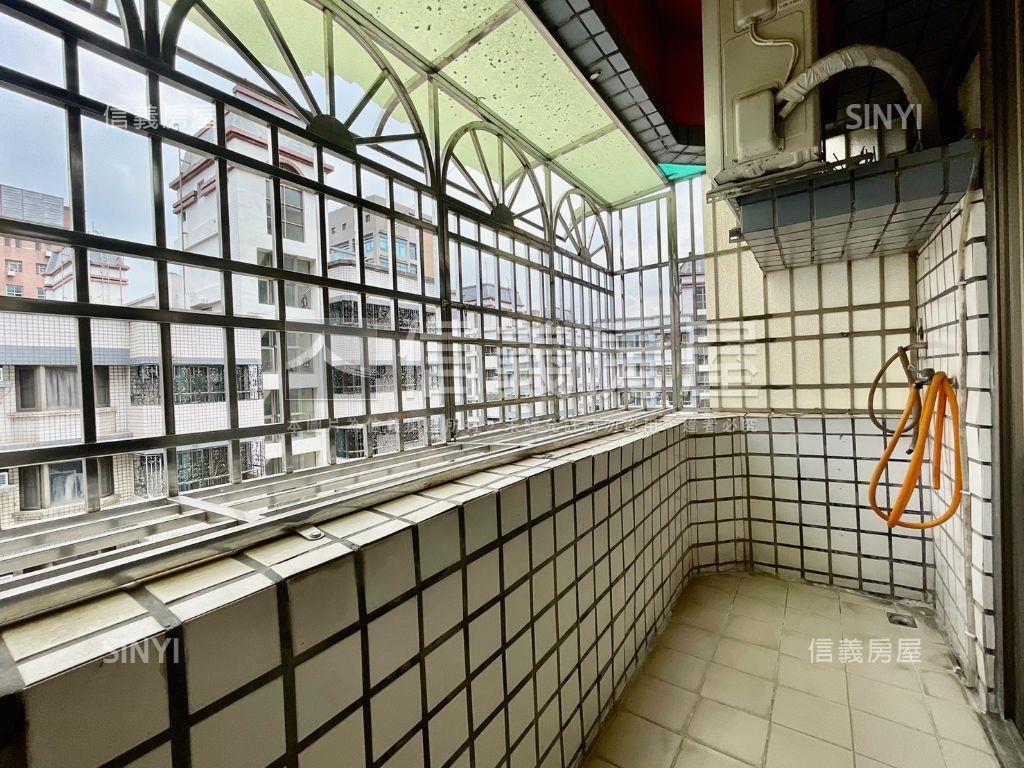山明社區稀有釋出亮美三房房屋室內格局與周邊環境