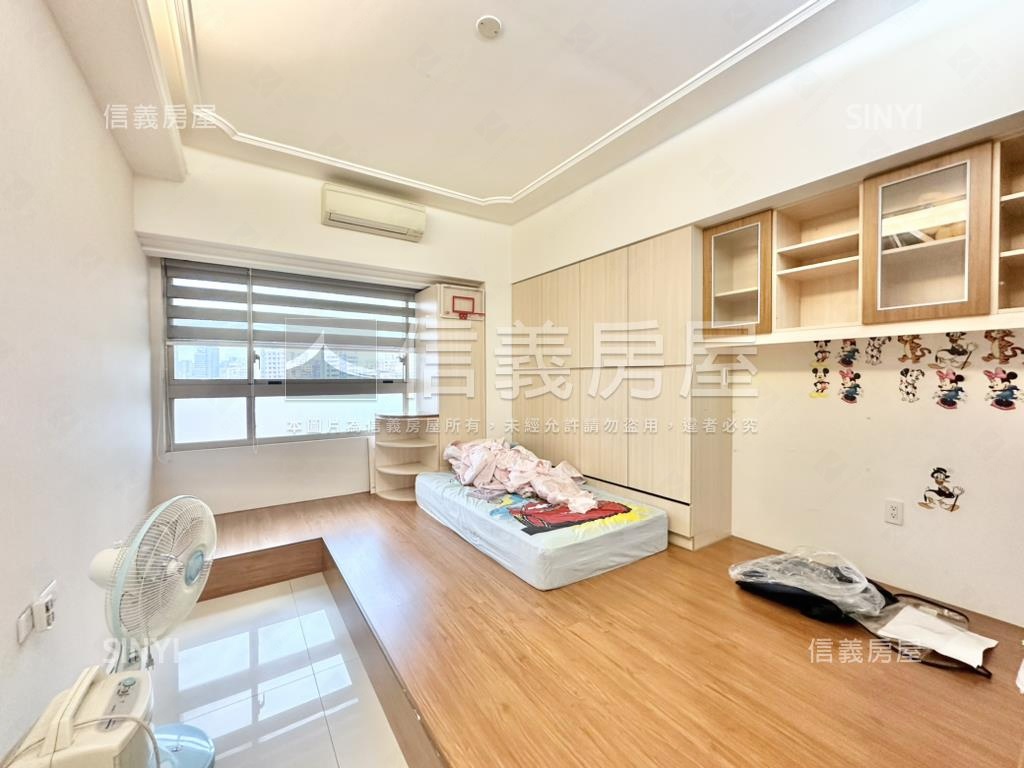 專任仰德珍寶景觀四房車位房屋室內格局與周邊環境