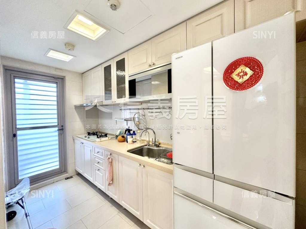 專任仰德珍寶景觀四房車位房屋室內格局與周邊環境