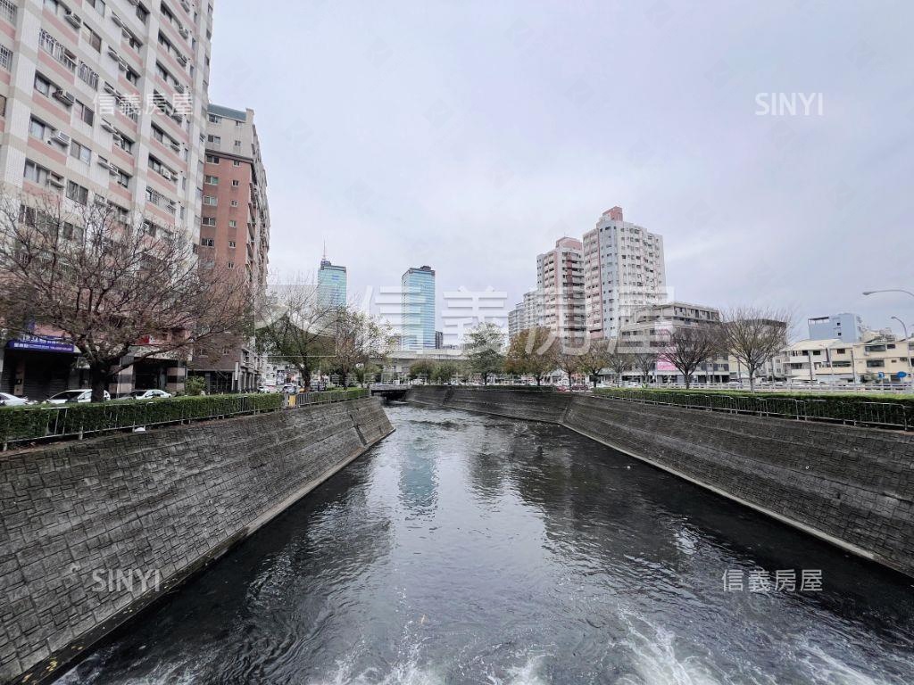 採光面柳川大面寬角間店面房屋室內格局與周邊環境