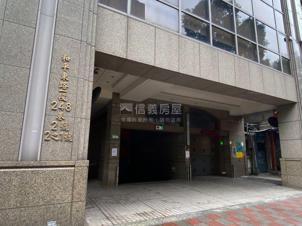 新接師大林園房車車位房屋室內格局與周邊環境