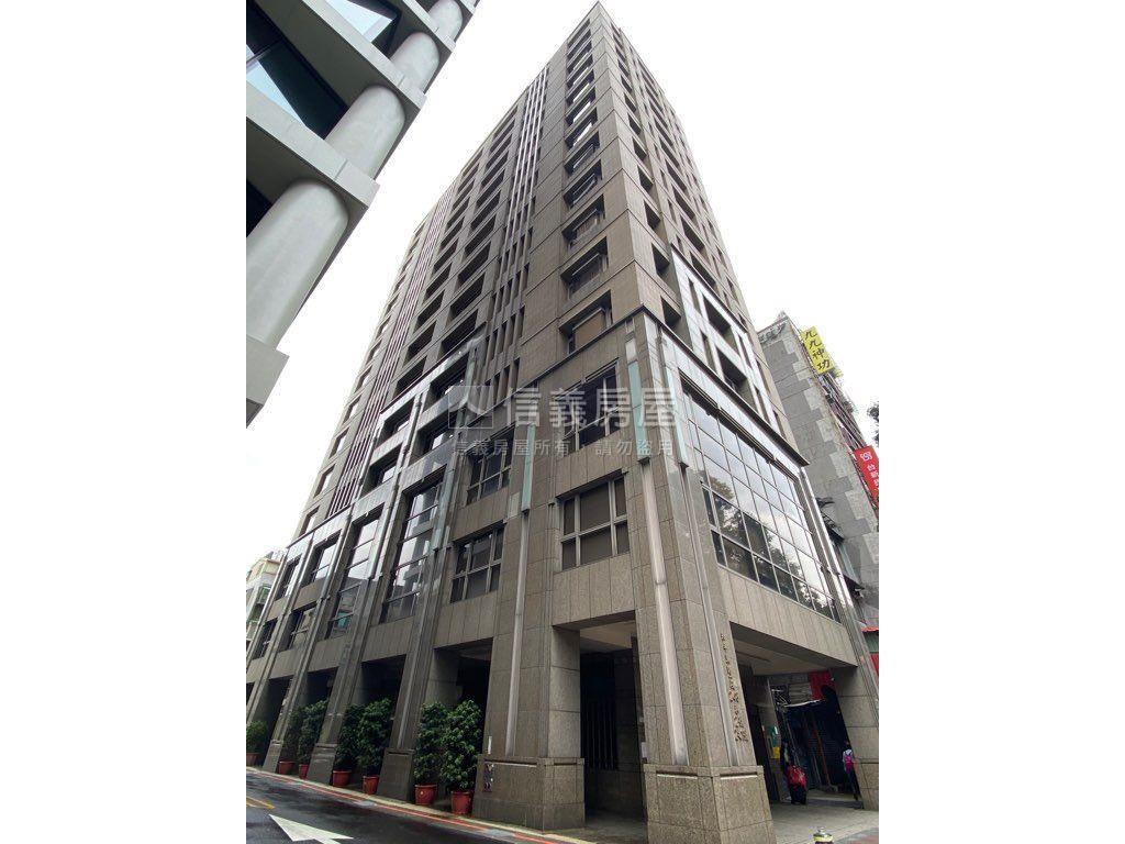 新接師大林園房車車位房屋室內格局與周邊環境