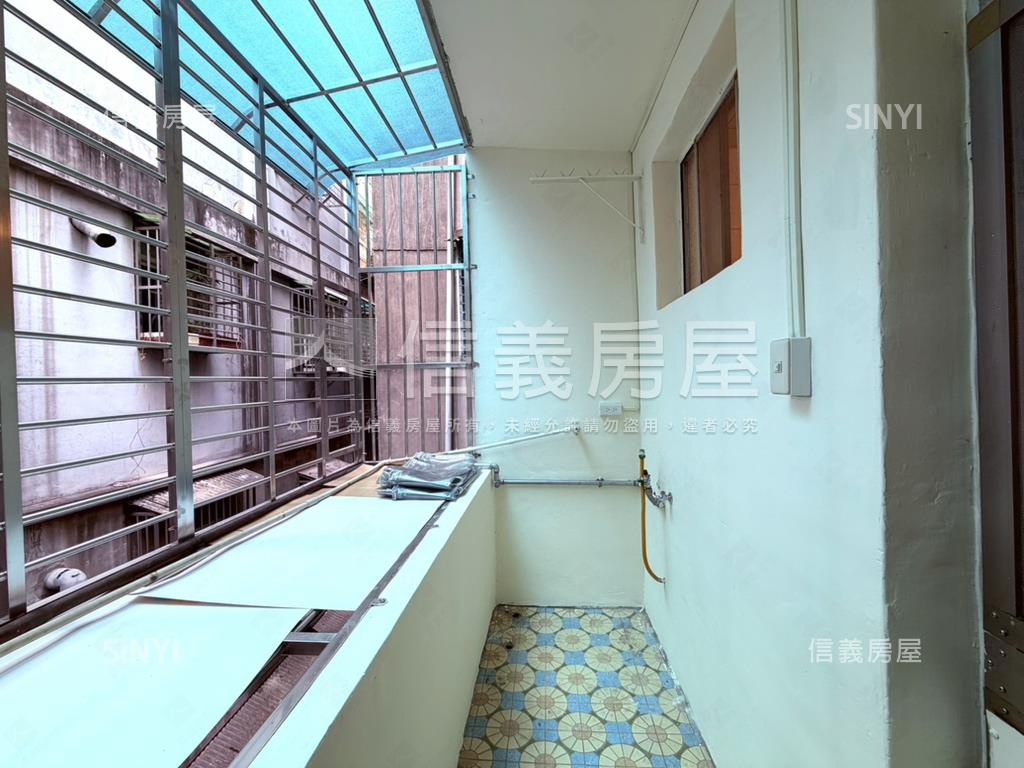 板橋重慶學區採光獨戶美寓房屋室內格局與周邊環境